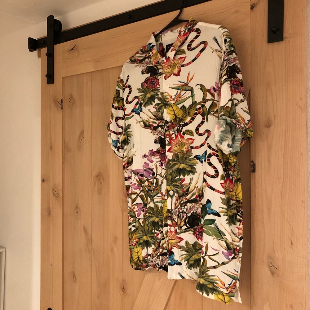hawaiian shirt